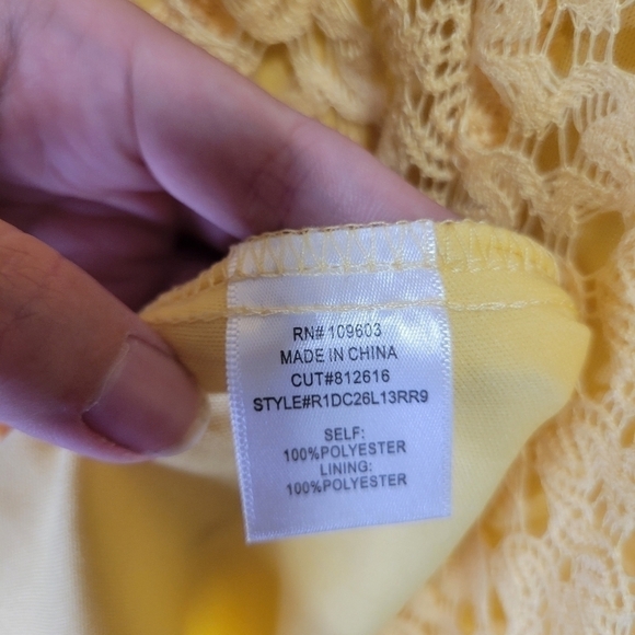 Rabbit designs pale yellow crochet lined dress size14 elbow lengthsleeve unlined - Picture 8 of 8
